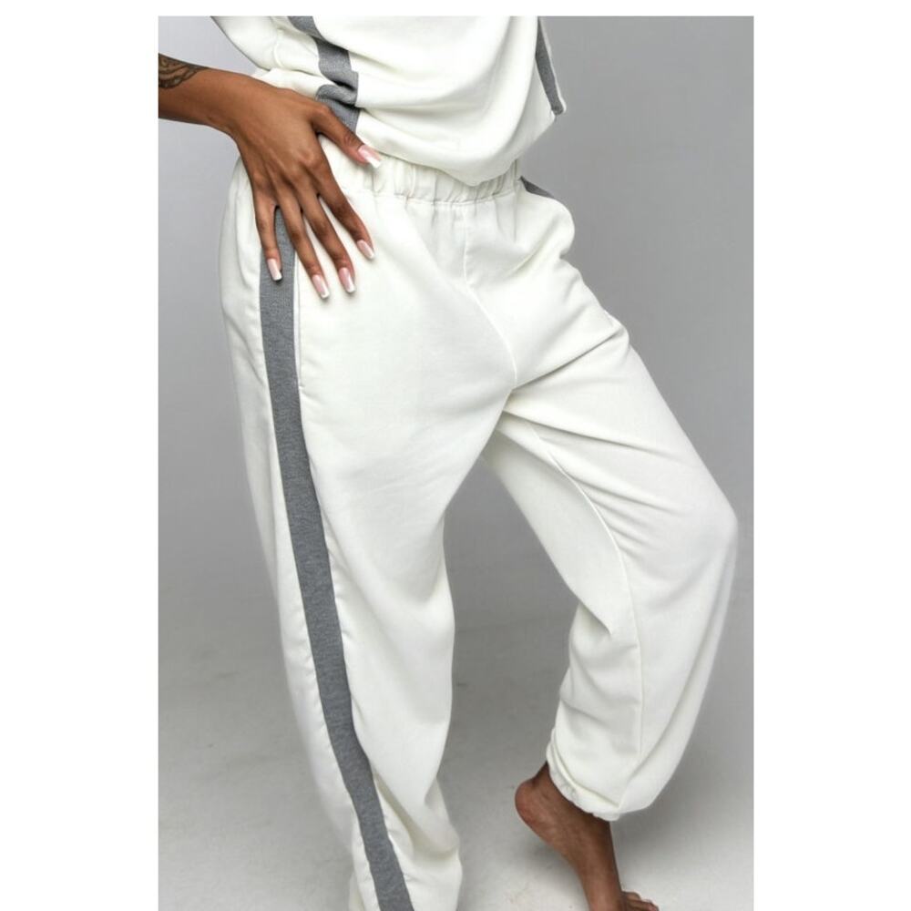 New Look Women’s White Jogger Sweatpants Gray Side Stripe Large